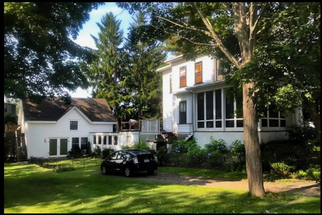 2 bed, 1 bath apartment for rent at 6 Winthrop St Unit R, Essex — photo 3 of 13