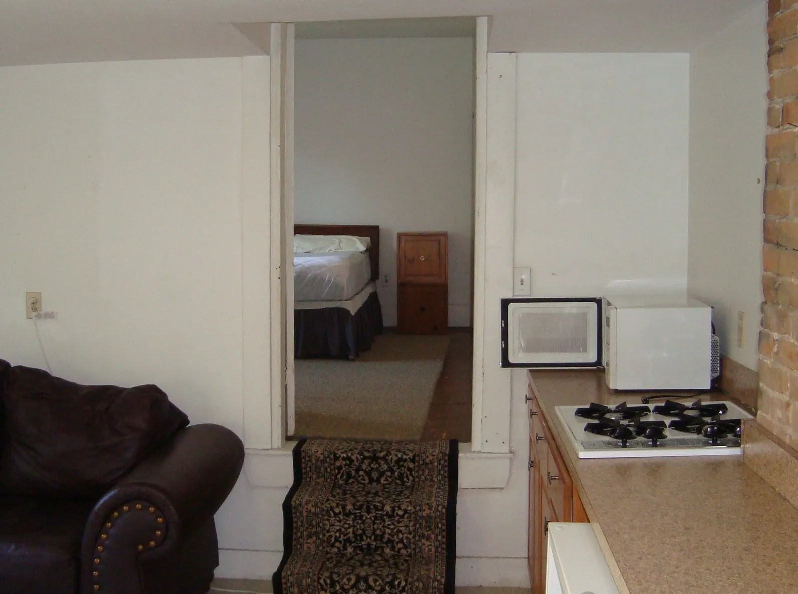 Studio bed, 1 bath apartment for rent at 6 Worcester St Unit 1, The Port — photo 2 of 5