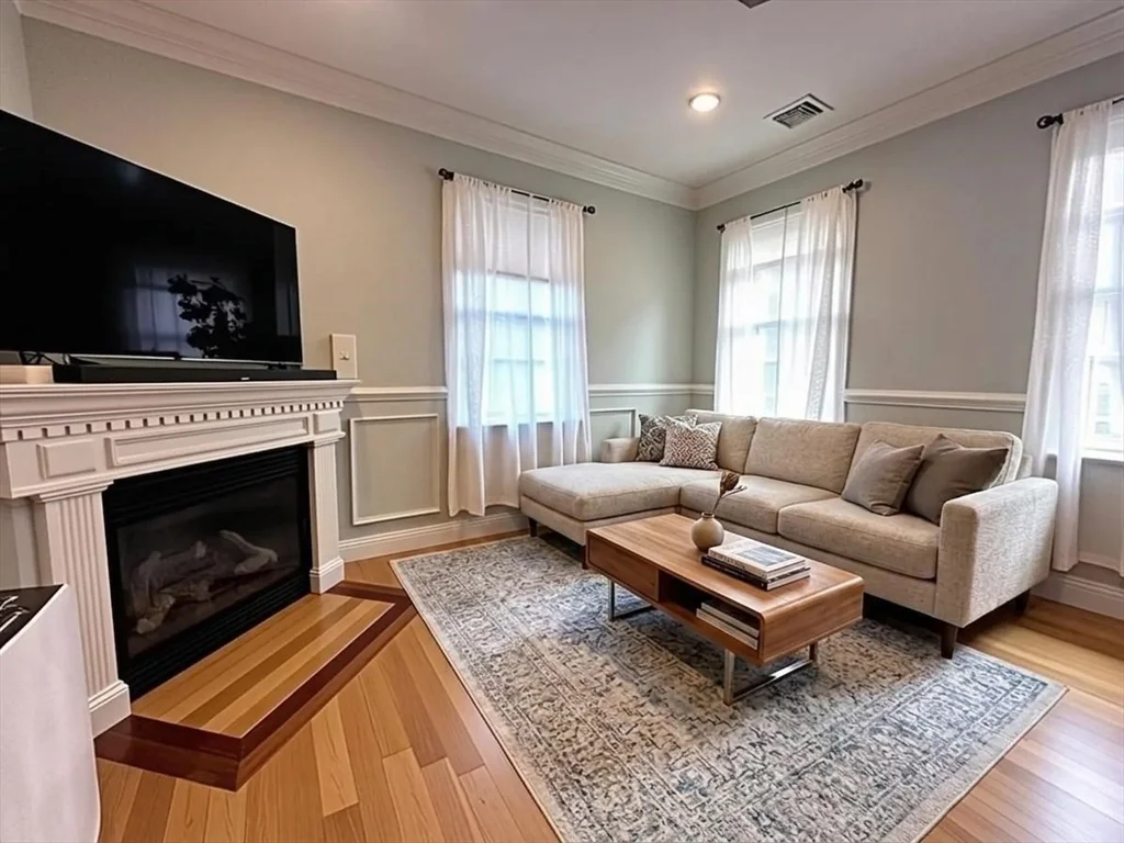2 bed, 2 bath apartment for rent at 6 Wyman St Unit 3, Jamaica Plain — photo 2 of 9