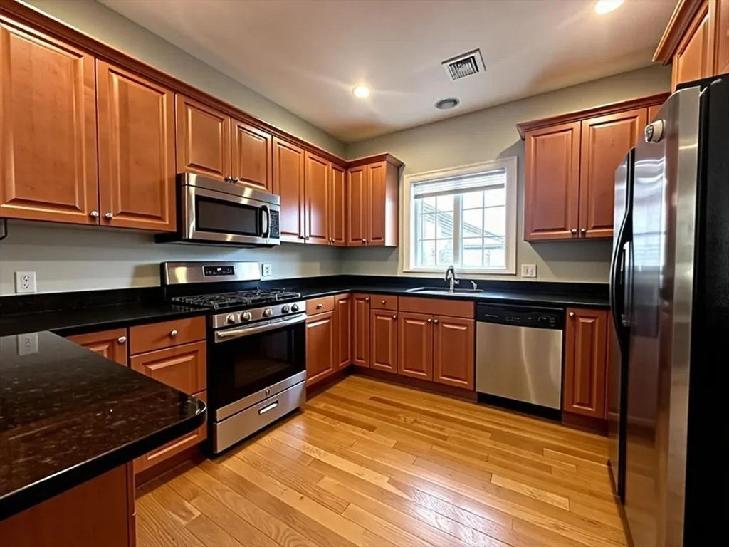 2 bed, 2 bath apartment for rent at 6 Wyman St Unit 3, Jamaica Plain — photo 3 of 9