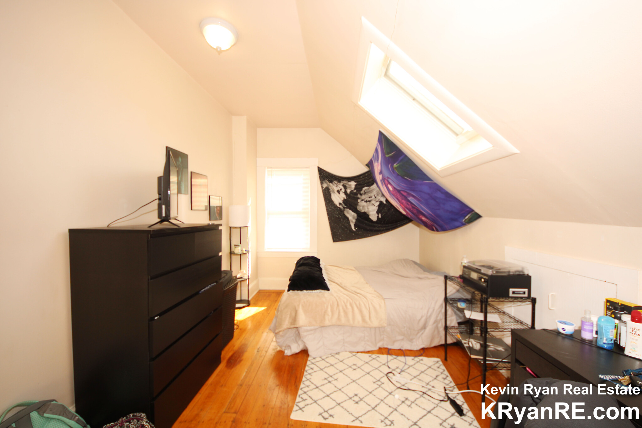 3 bed, 1 bath apartment for rent at 60-62 Bedford St Unit 2, Banks Square — photo 5 of 8