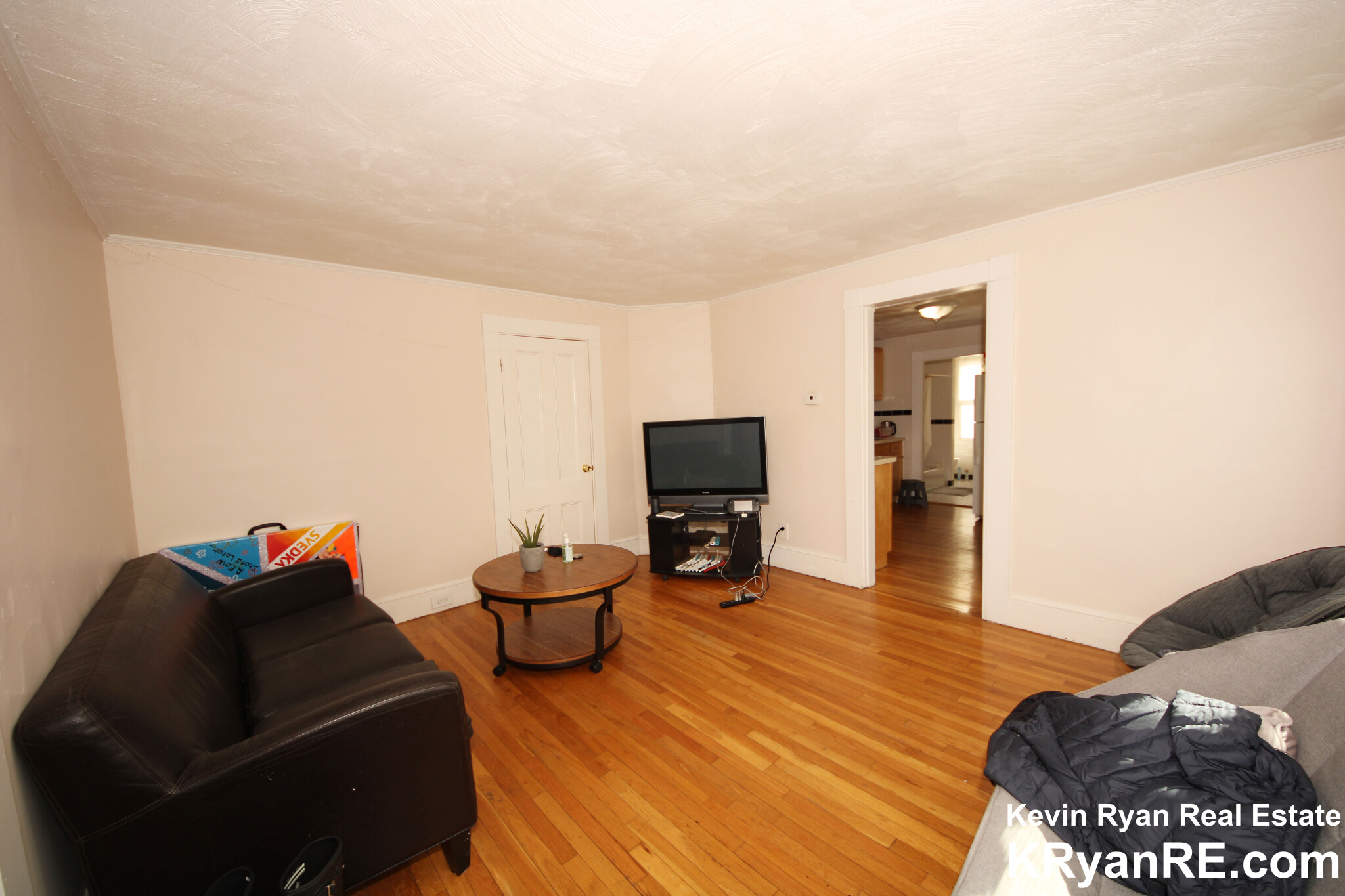3 bed, 1 bath apartment for rent at 60-62 Bedford St Unit 2, Banks Square