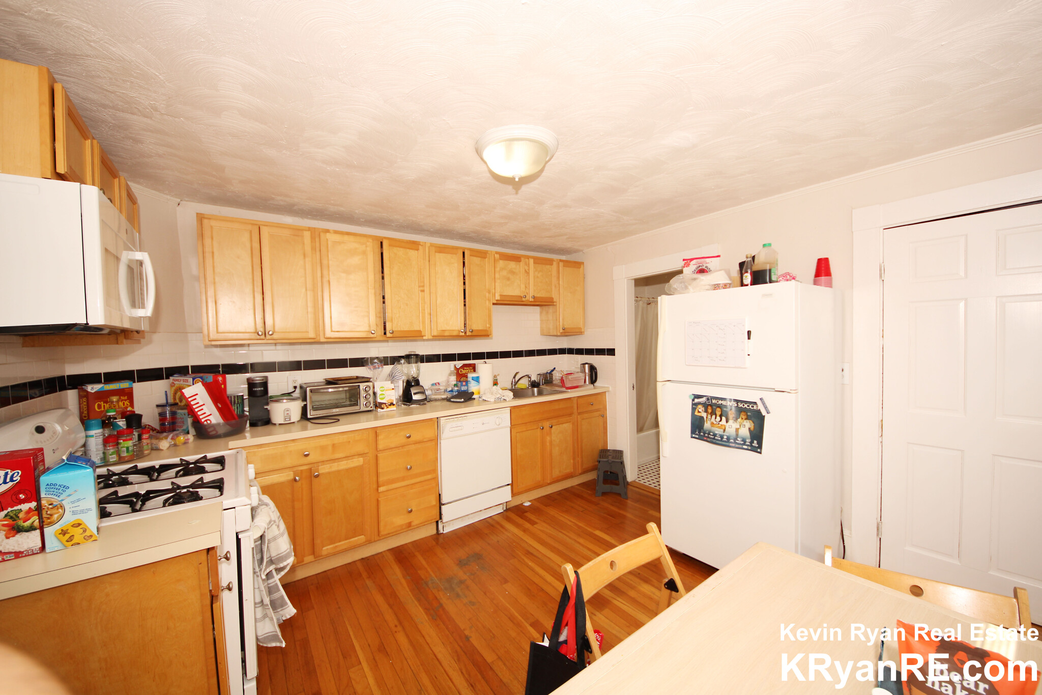 3 bed, 1 bath apartment for rent at 60-62 Bedford St Unit 2, Banks Square — photo 6 of 8
