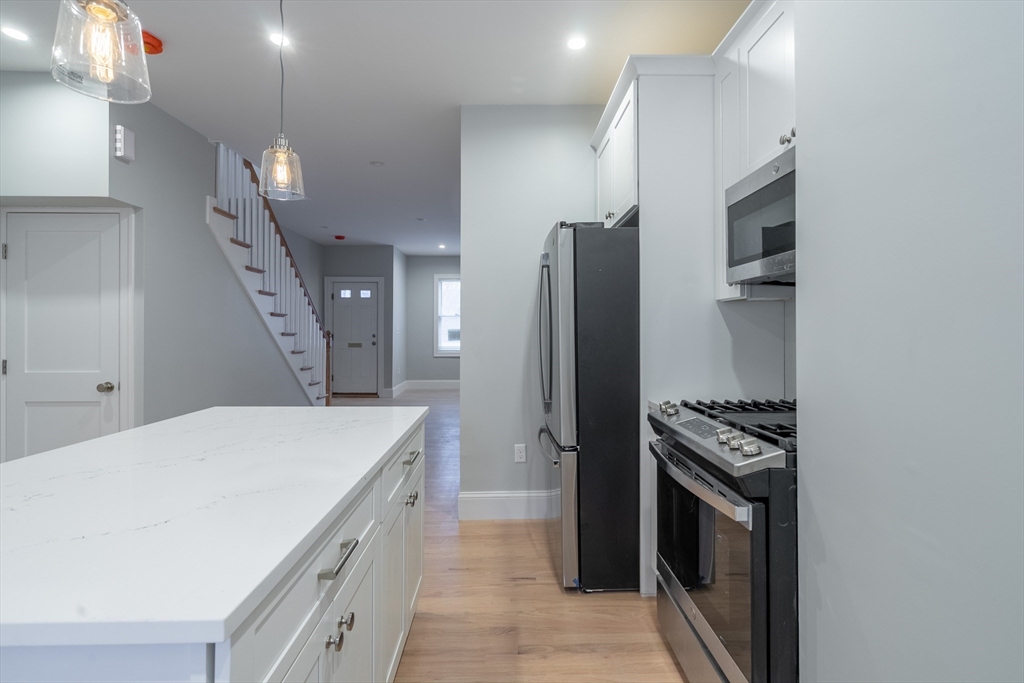 3 bed, 1 bath apartment for rent at 60 6th St Unit 1, East Cambridge — photo 4 of 23