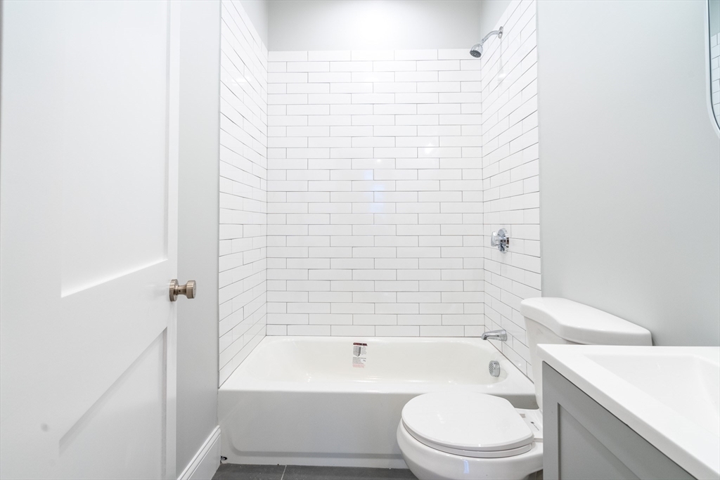 3 bed, 1 bath apartment for rent at 60 6th St Unit 1, East Cambridge — photo 9 of 23