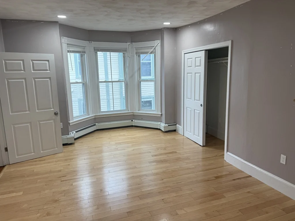 6 bed, 2 bath apartment for rent at 60 Arlington St Unit 1, Haverhill — photo 24 of 36