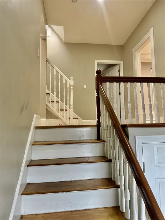 6 bed, 2 bath apartment for rent at 60 Arlington St Unit 1, Haverhill — photo 35 of 36