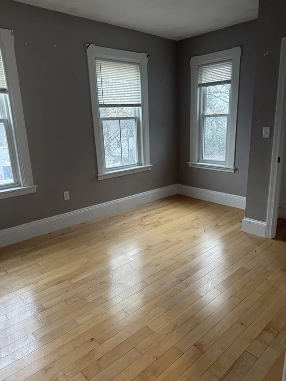 6 bed, 2 bath apartment for rent at 60 Arlington St Unit 1, Haverhill — photo 26 of 36