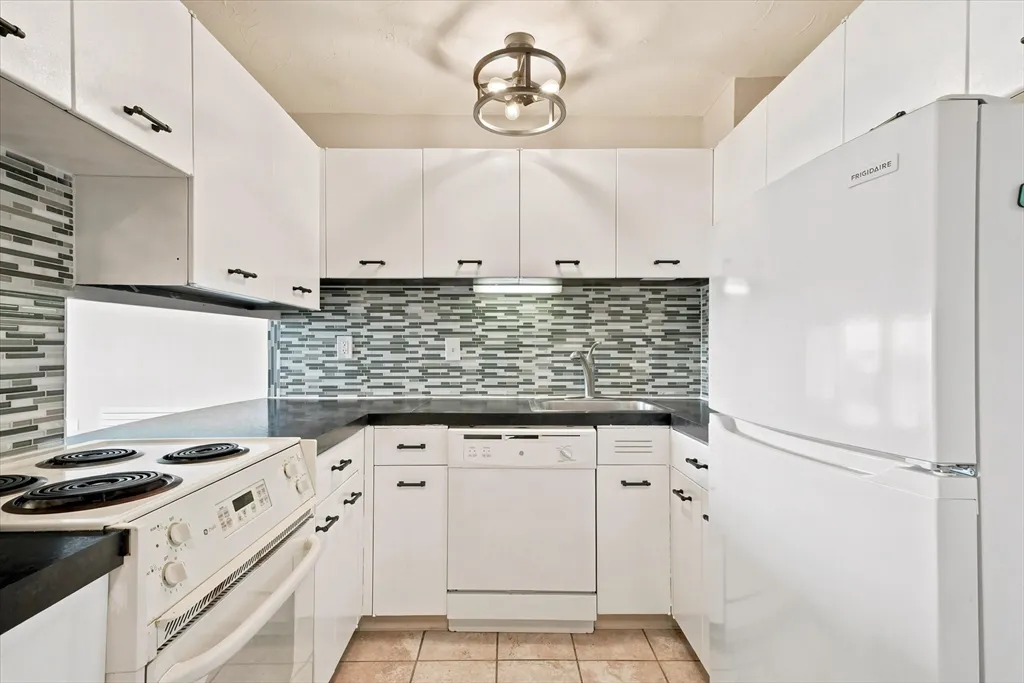 1 bed, 1 bath apartment for rent at 60 Babcock St Unit 94, Coolidge Corner — photo 30 of 41