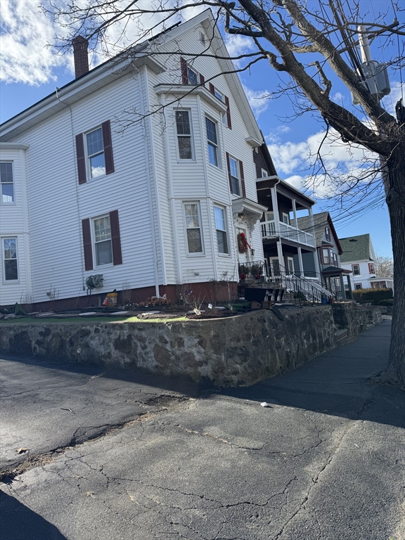 3 bed, 1 bath apartment for rent at 60 Beach Ave Unit 2, Swampscott — photo 1 of 10