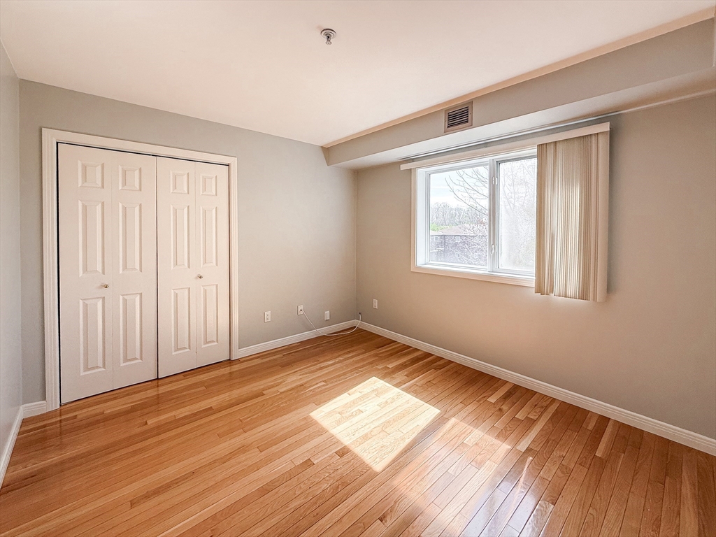 2 bed, 2 bath apartment for rent at 60 Broadlawn Park Unit 3C, Chestnut Hill — photo 9 of 11