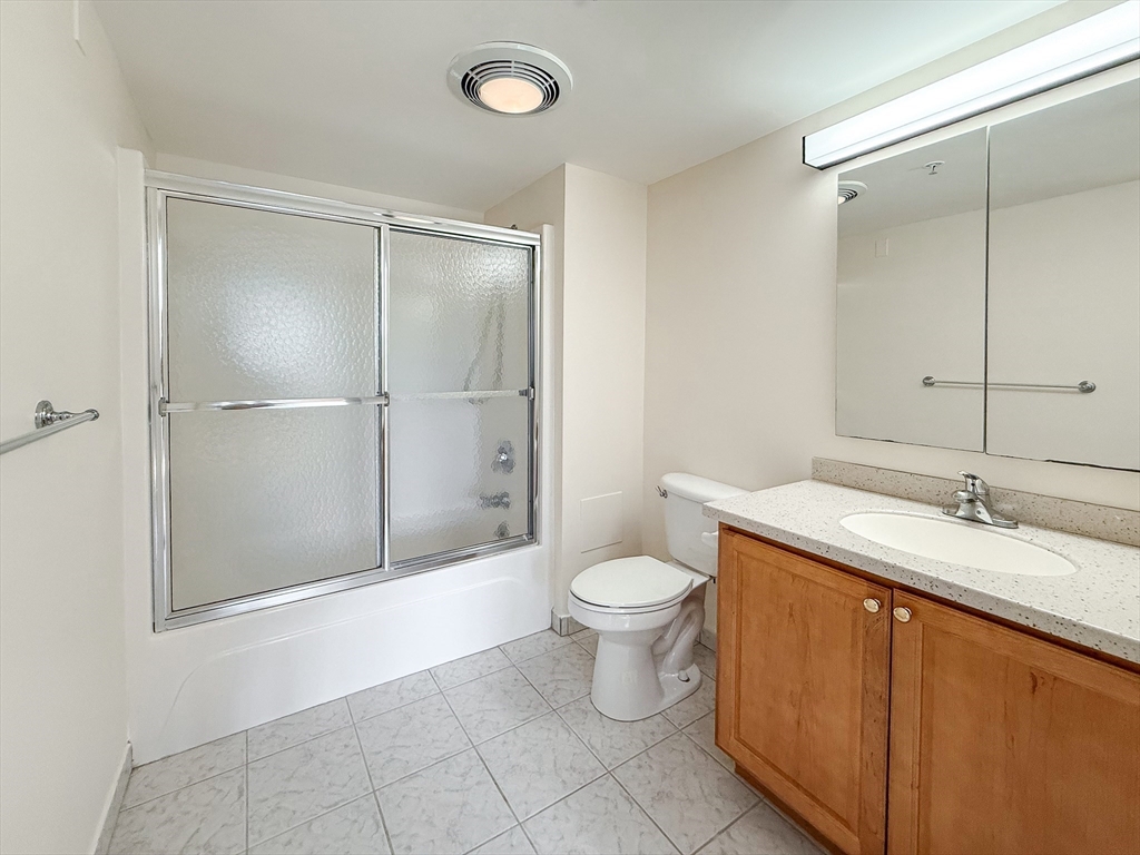 2 bed, 2 bath apartment for rent at 60 Broadlawn Park Unit 3C, Chestnut Hill — photo 7 of 11