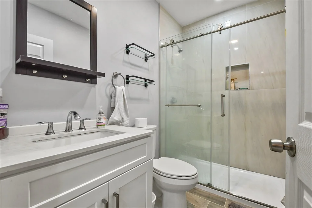 3 bed, 2 bath apartment for rent at 60 Brook Rd Unit 2, Milton Hill — photo 7 of 27