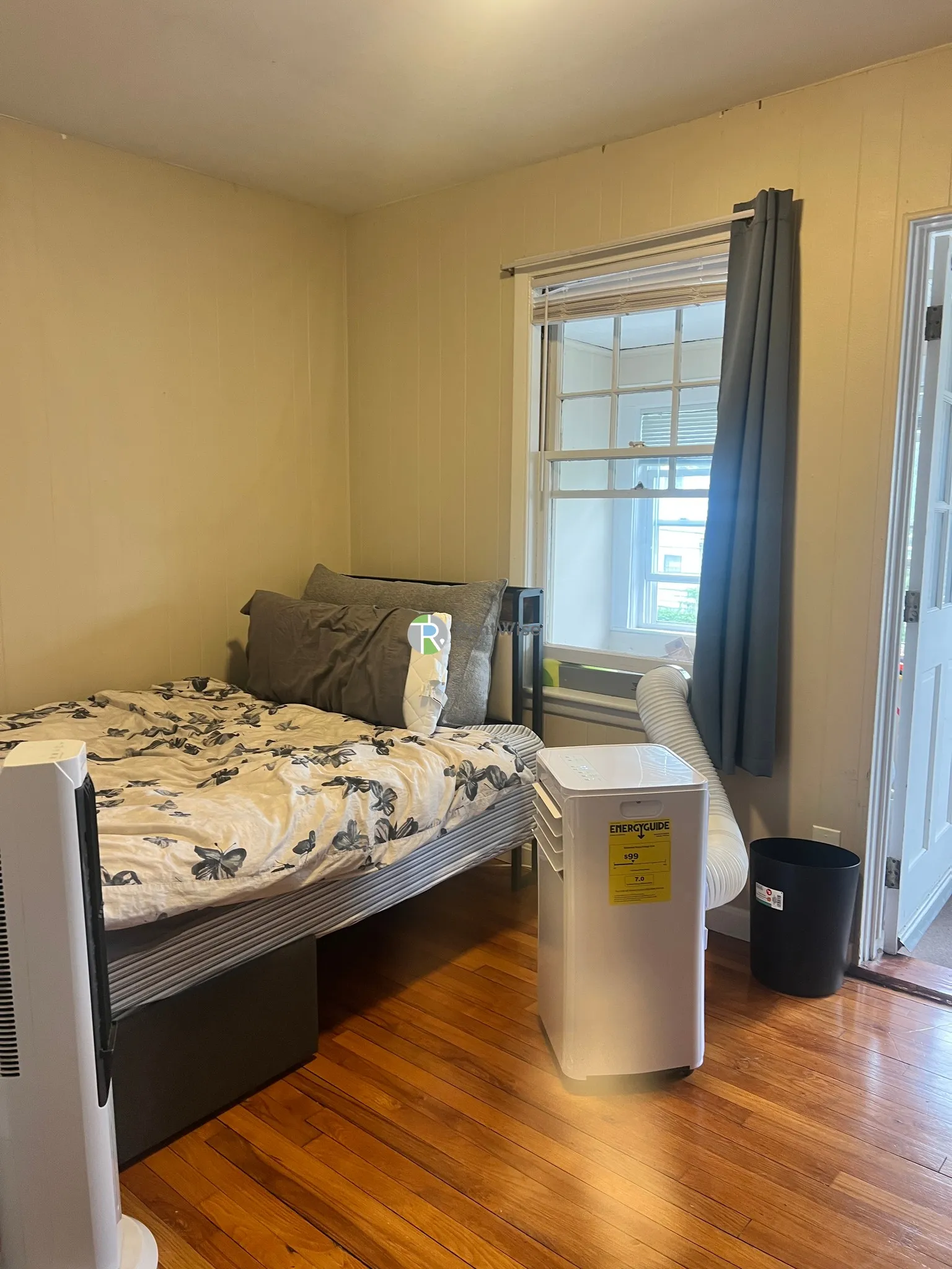 4 bed, 1 bath apartment for rent at 60 Buzzell Ln Unit 1, South Medford — photo 4 of 28