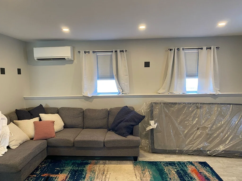 1 bed, 1 bath apartment for rent at 60 Cecilian Ave Unit B, Revere — photo 3 of 7
