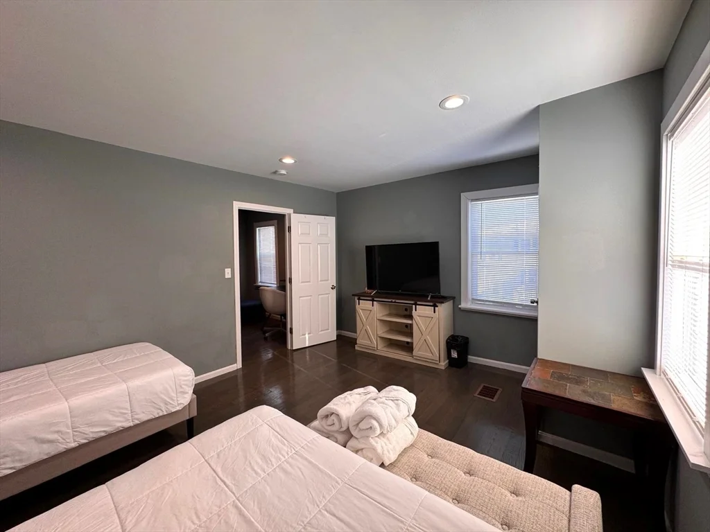 2 bed, 1 bath apartment for rent at 60 Cedar St Unit B, Waltham — photo 15 of 19