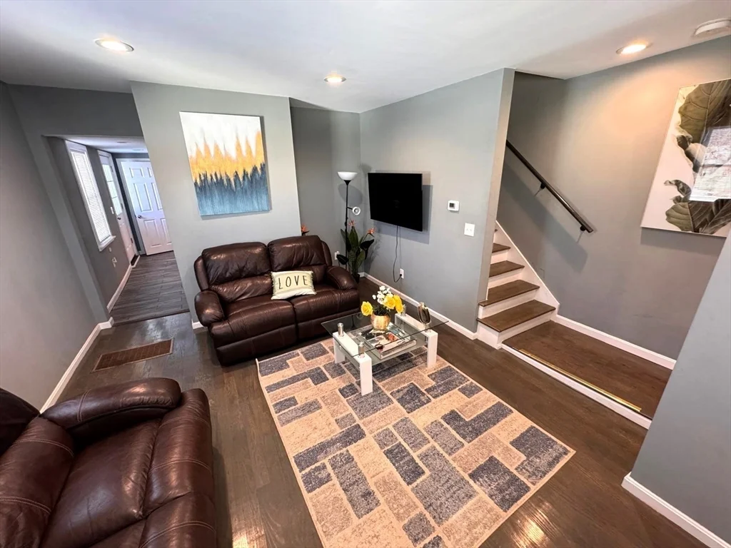 2 bed, 1 bath apartment for rent at 60 Cedar St Unit B, Waltham — photo 7 of 19