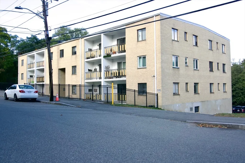 1 bed, 1 bath apartment for rent at 60 Charles St Unit 14, East Weymouth — photo 1 of 4