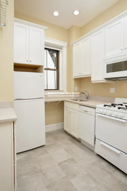 2 bed, 1 bath apartment for rent at 60 Charlesgate East Unit 102a, Fenway — photo 4 of 5