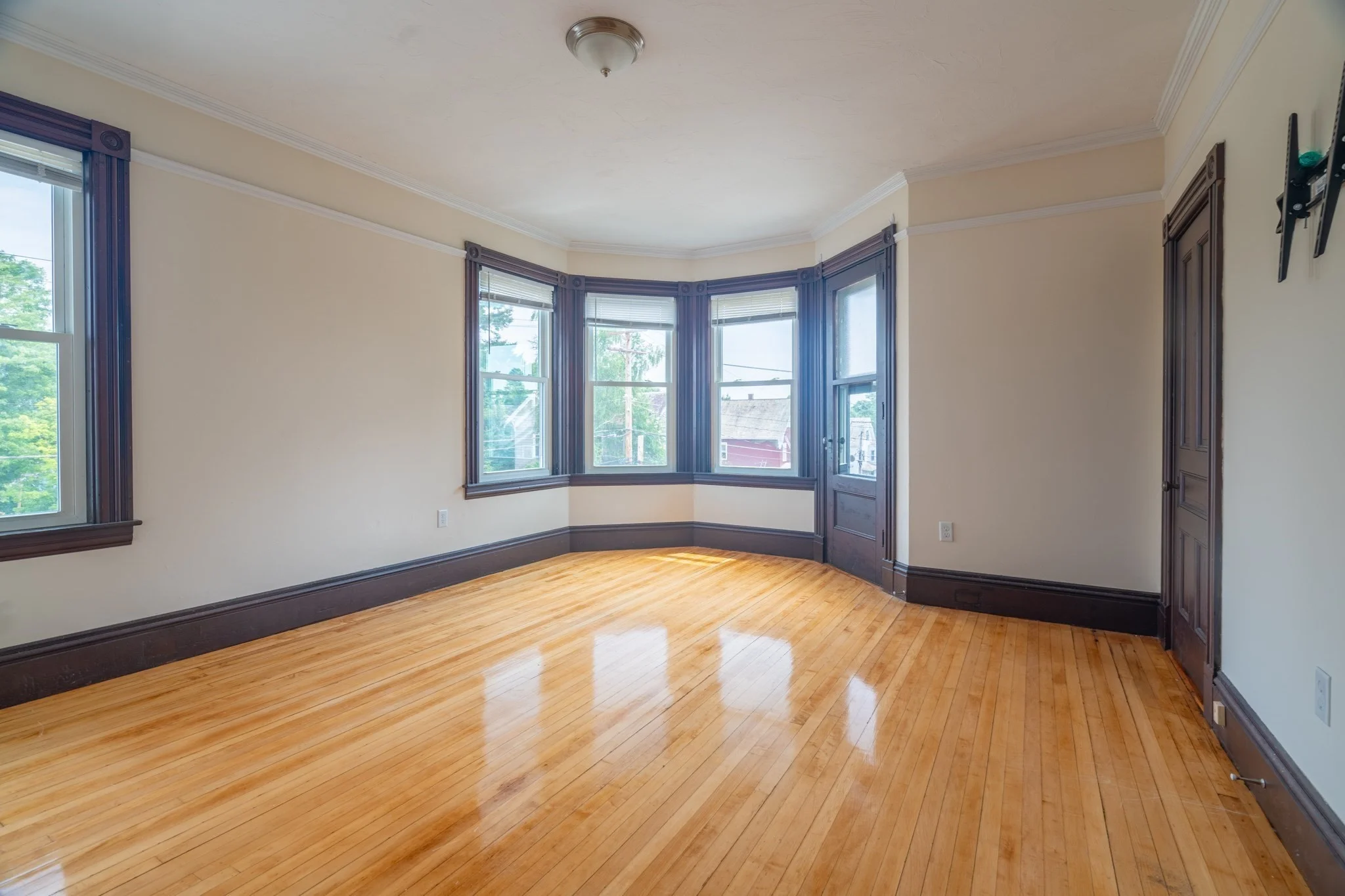 6 bed, 2 bath apartment for rent at 60 Congress St Unit 1, Fitchburg — photo 15 of 21