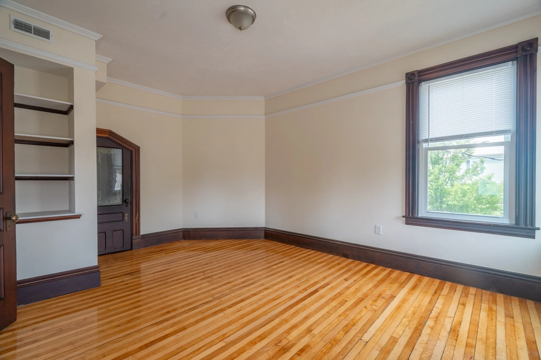 6 bed, 2 bath apartment for rent at 60 Congress St Unit 1, Fitchburg — photo 12 of 21