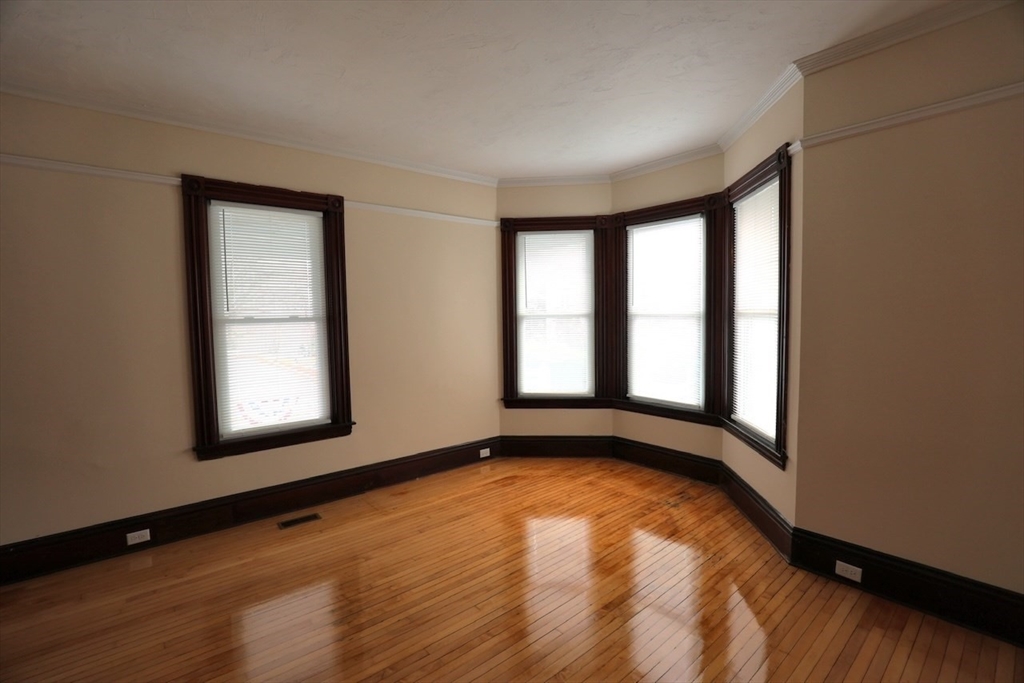 5 bed, 2 bath apartment for rent at 60 Congress St Unit 2, Fitchburg — photo 7 of 20