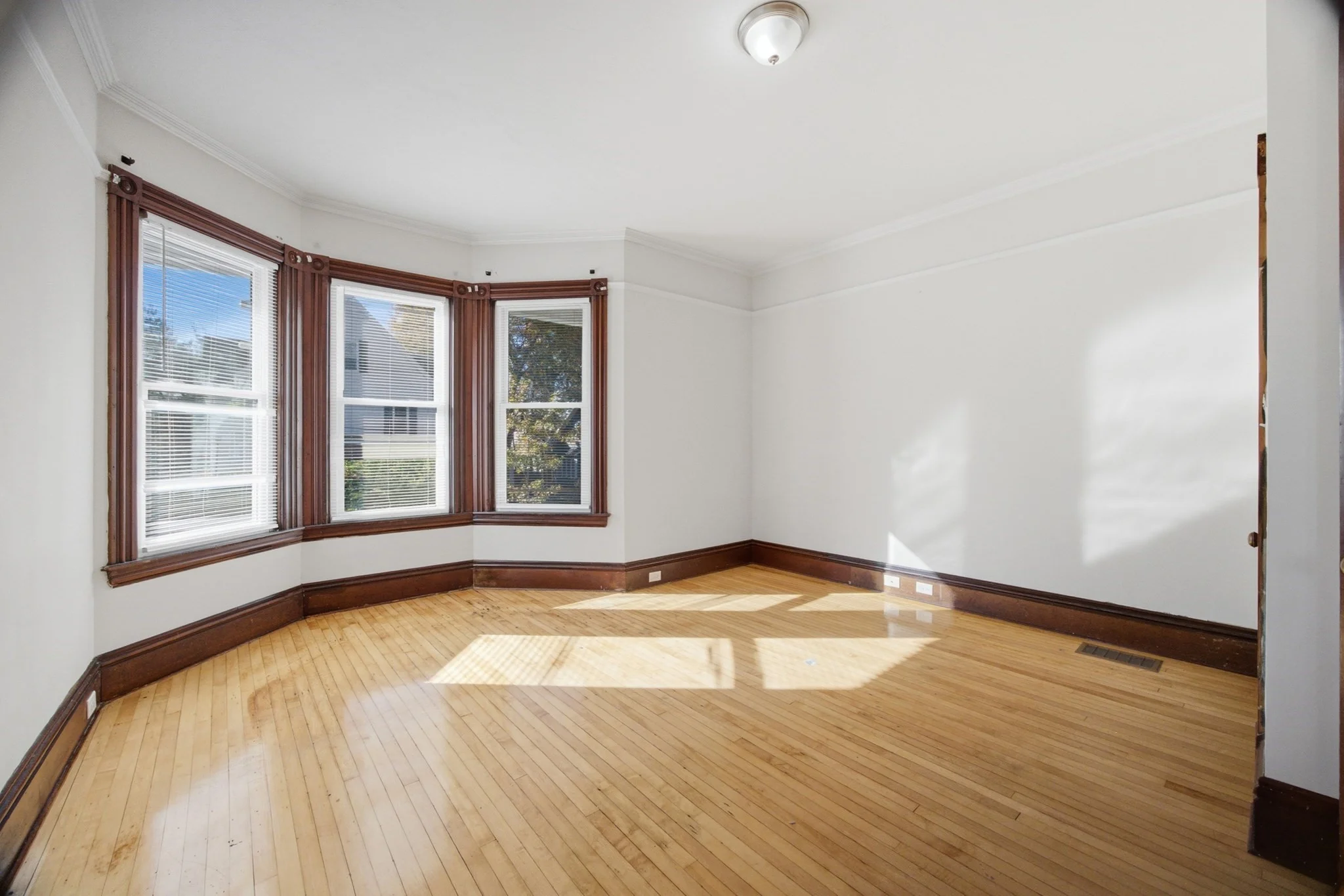 6 bed, 2 bath apartment for rent at 60 Congress Unit 1, Fitchburg — photo 18 of 38