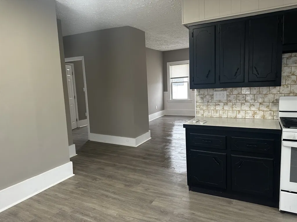 4 bed, 1 bath apartment for rent at 60 Cove St Unit 3, New Bedford — photo 2 of 9