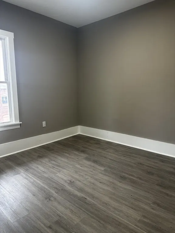 4 bed, 1 bath apartment for rent at 60 Cove St Unit 3, New Bedford — photo 5 of 9