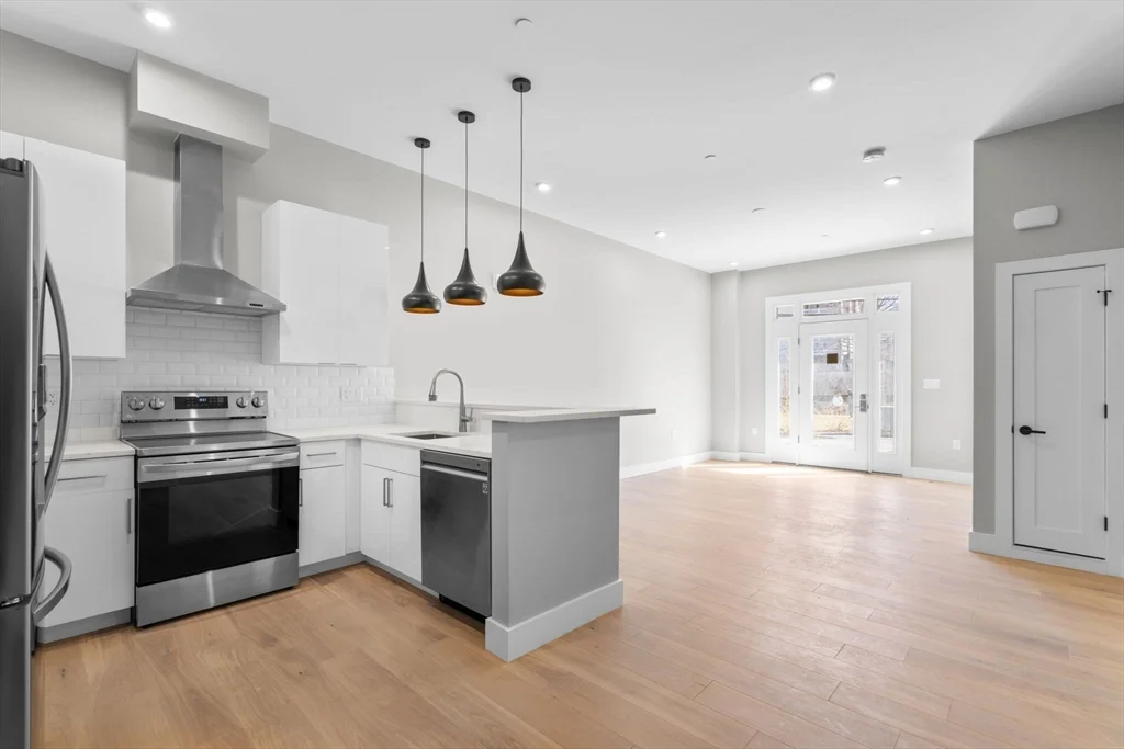 1 bed, 1 bath apartment for rent at 60 Cross St E Unit 105, East Somerville — photo 3 of 25