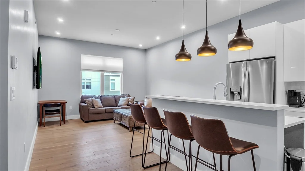 3 bed, 2 bath apartment for rent at 60 Cross St E Unit 318, East Somerville — photo 5 of 38