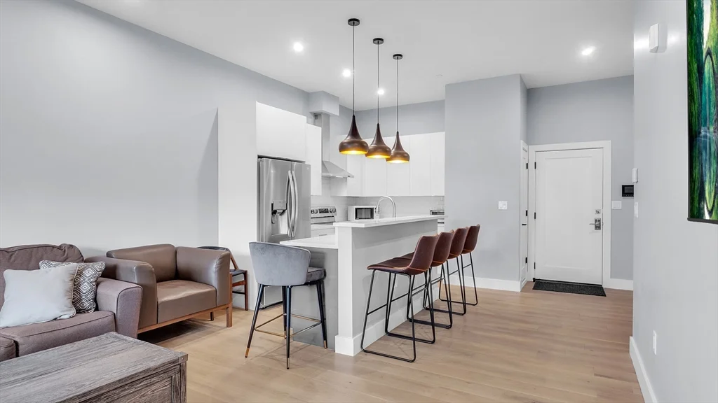 3 bed, 2 bath apartment for rent at 60 Cross St E Unit 318, East Somerville — photo 7 of 38