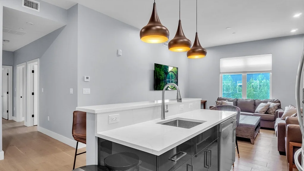 3 bed, 2 bath apartment for rent at 60 Cross St E Unit 318, East Somerville — photo 6 of 38