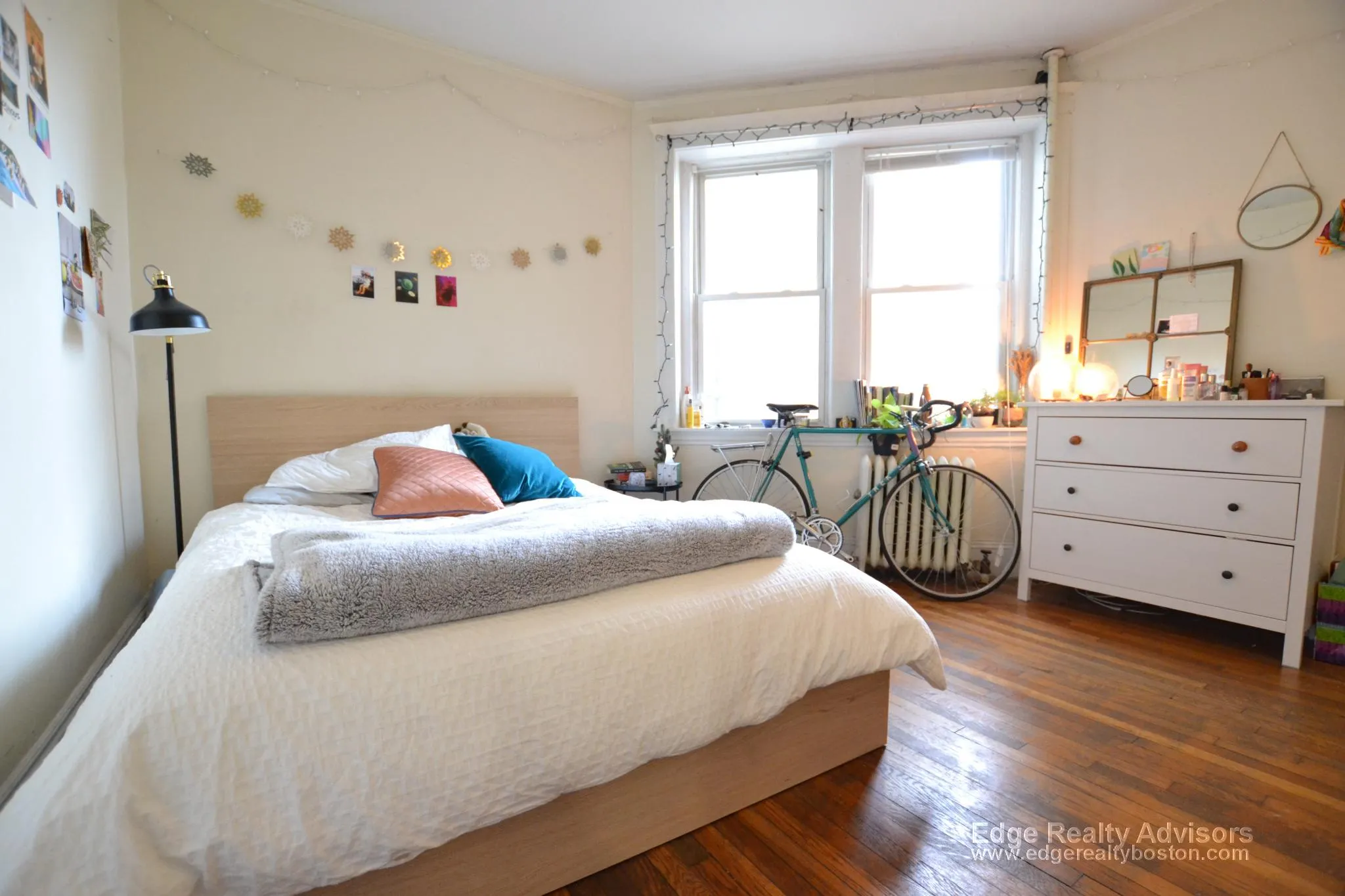 4 bed, 1 bath apartment for rent at 60 Egmont St Unit 3, North Brookline — photo 3 of 7