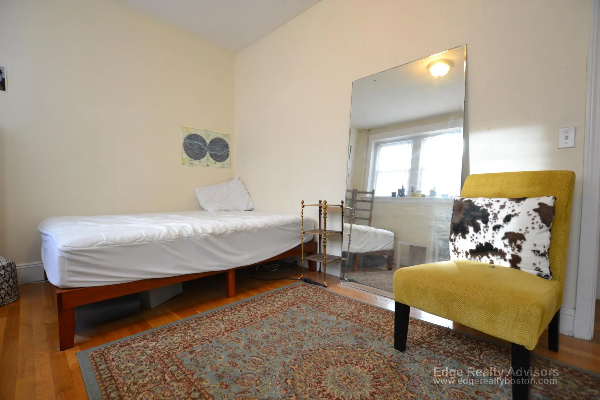 4 bed, 1 bath apartment for rent at 60 Egmont St Unit 3, North Brookline — photo 5 of 7