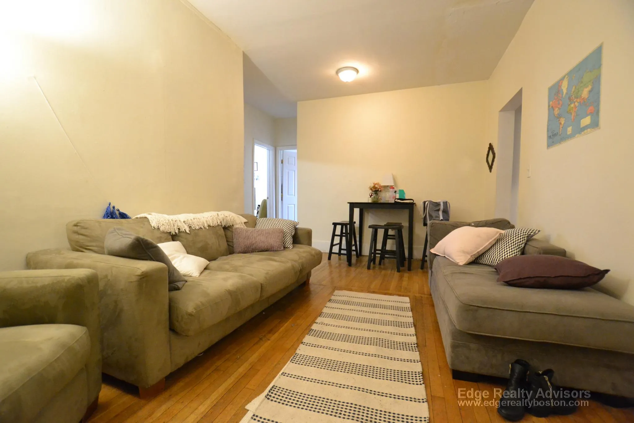 4 bed, 1 bath apartment for rent at 60 Egmont St Unit 3, North Brookline — photo 2 of 7