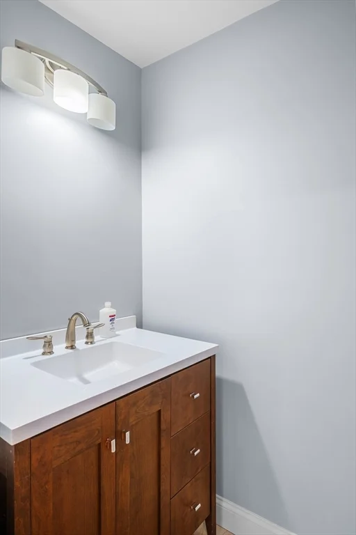 3 bed, 3 bath apartment for rent at 60 Ellsworth Rd Unit 2, Peabody — photo 6 of 32