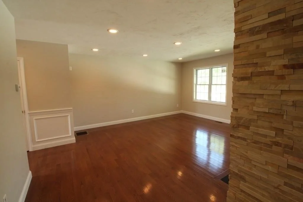 3 bed, 3 bath apartment for rent at 60 Elm St Unit 1, Shrewsbury — photo 3 of 20