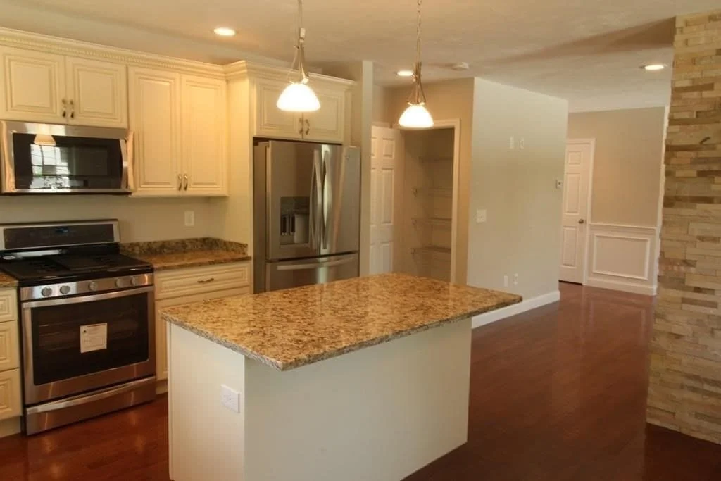 3 bed, 3 bath apartment for rent at 60 Elm St Unit 1, Shrewsbury — photo 4 of 20