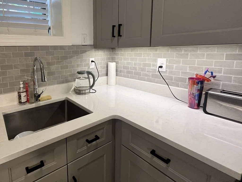 1 bed, 1 bath apartment for rent at 60 Elm Unit 2A, Worcester — photo 2 of 20