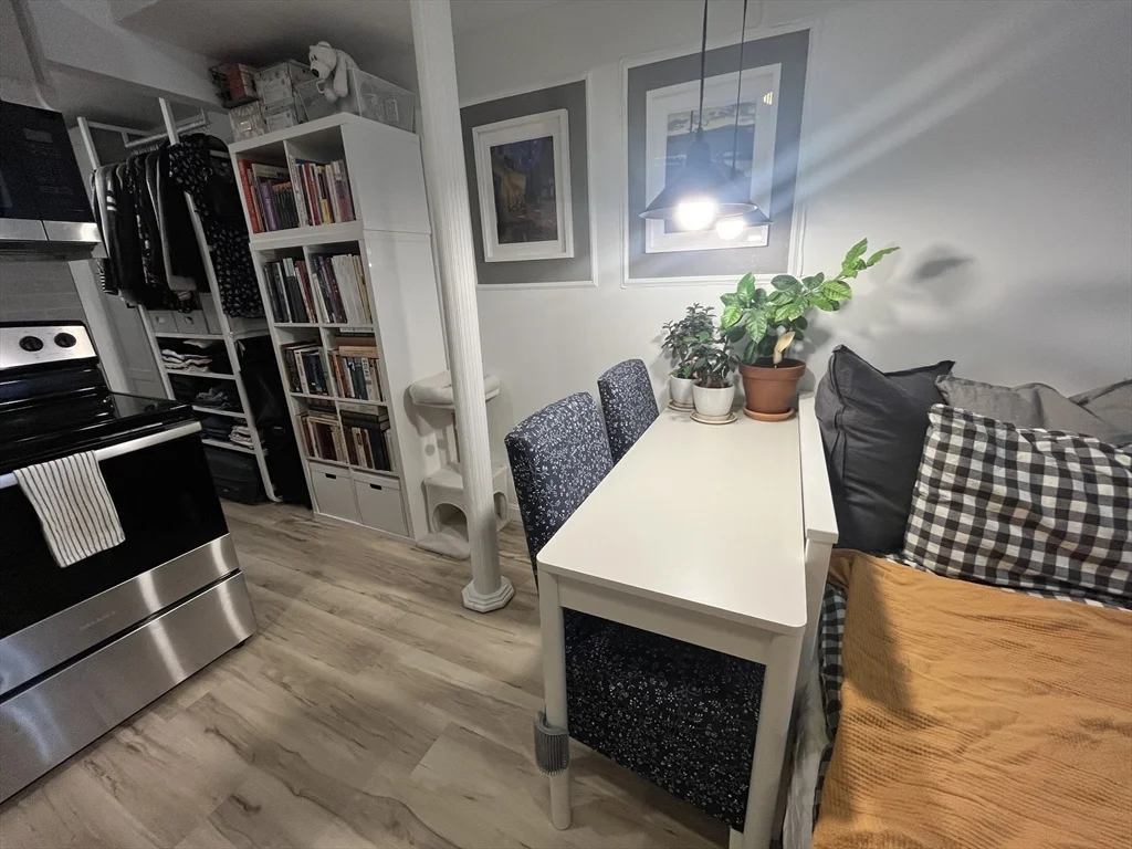 1 bed, 1 bath apartment for rent at 60 Elm Unit 2A, Worcester — photo 9 of 20