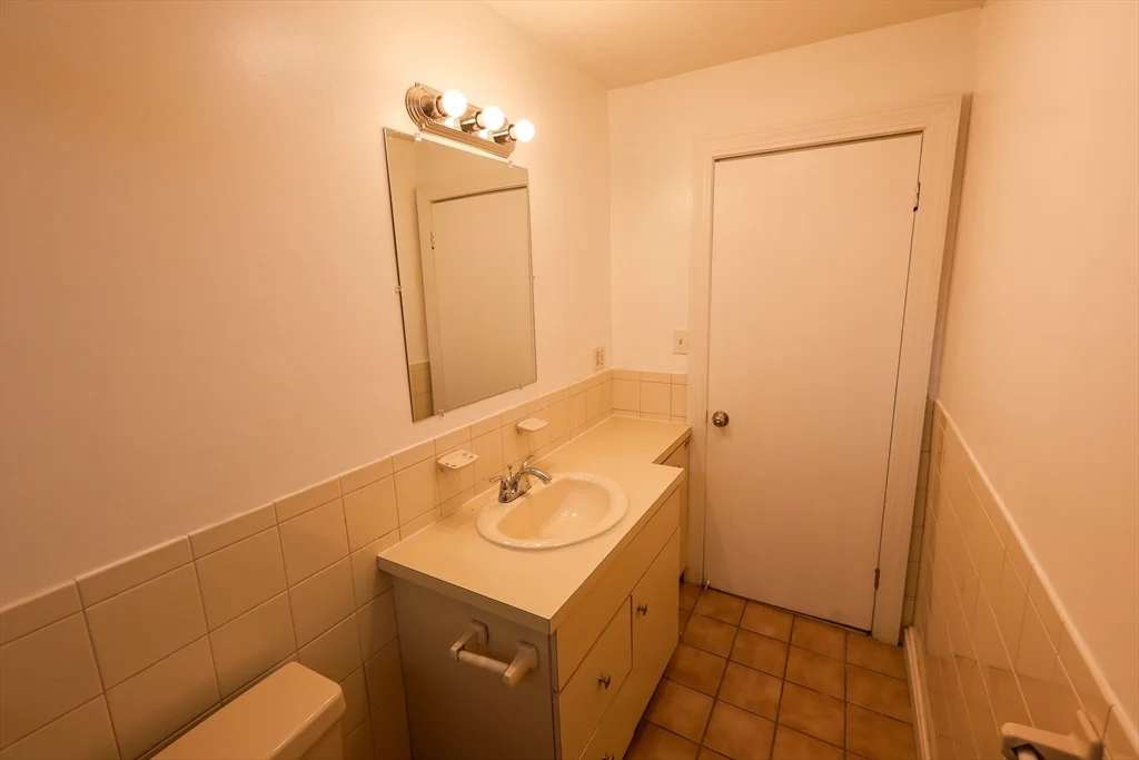 3 bed, 1 bath apartment for rent at 60 Essex St Unit 2, Revere — photo 14 of 21