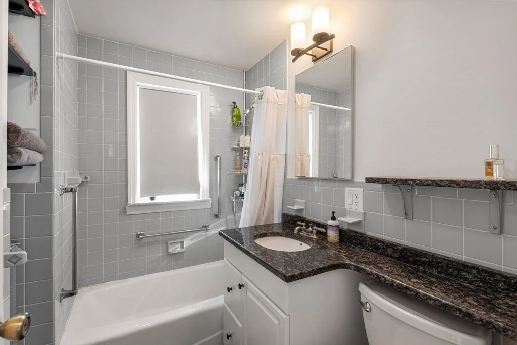 2 bed, 1 bath apartment for rent at 60 Estes St Unit 2, Glendale — photo 8 of 26