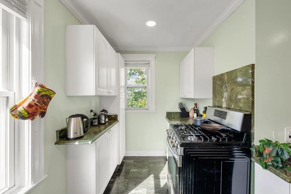 2 bed, 1 bath apartment for rent at 60 Estes St Unit 2, Glendale — photo 11 of 26