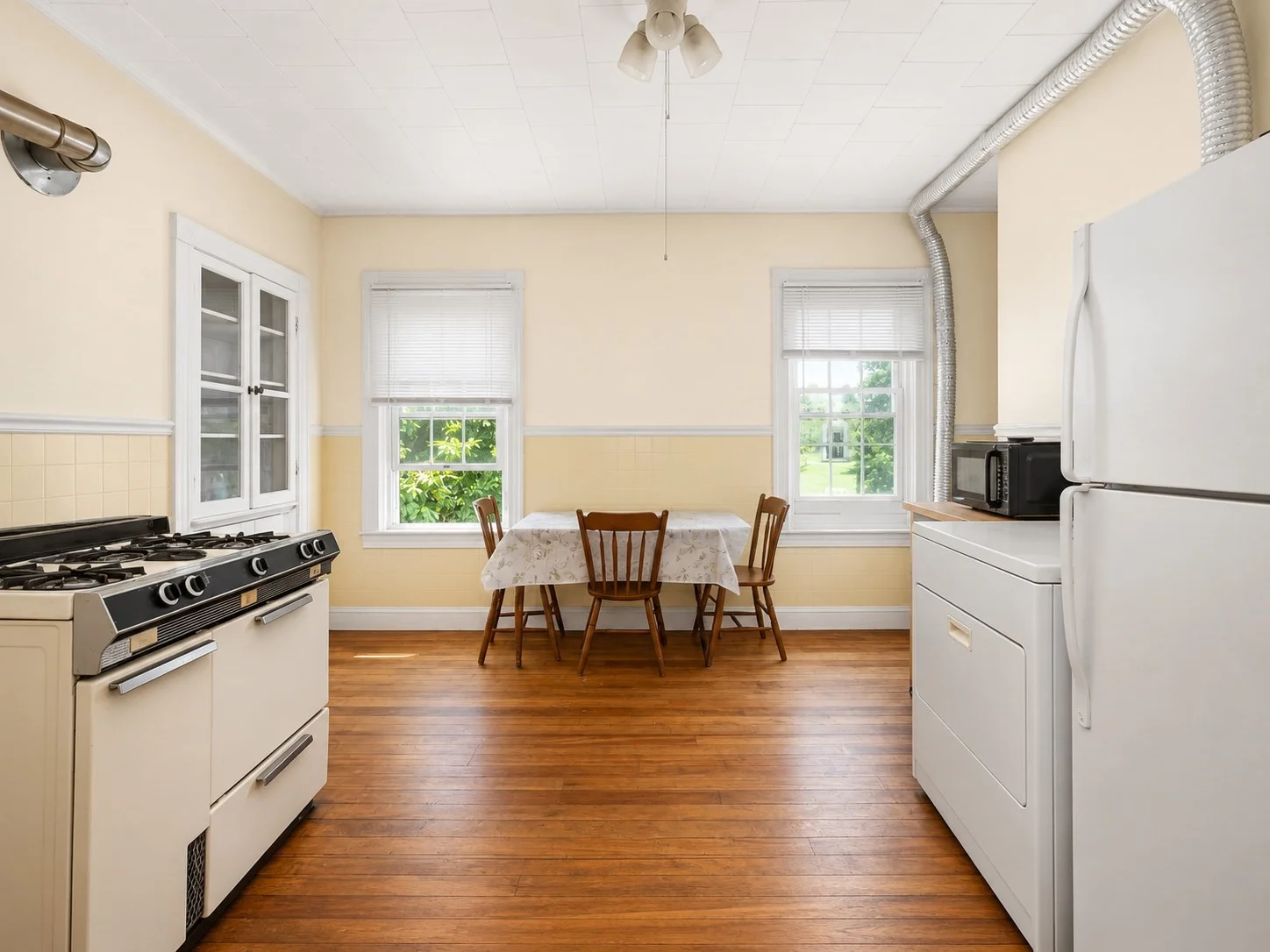 3 bed, 1 bath apartment for rent at 60 Esther St Unit 2, Worcester — photo 5 of 19