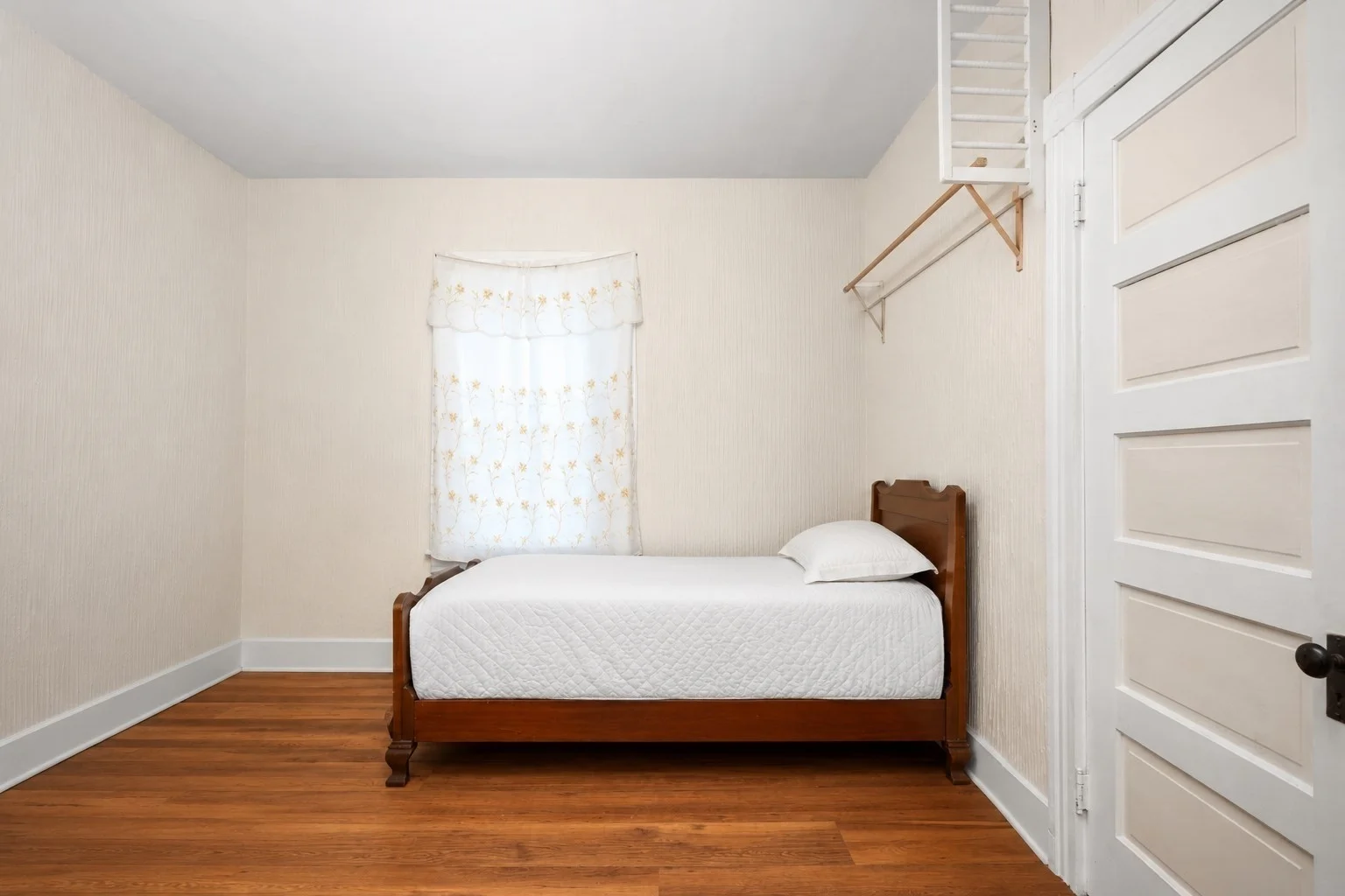 3 bed, 1 bath apartment for rent at 60 Esther St Unit 3, Worcester — photo 14 of 19