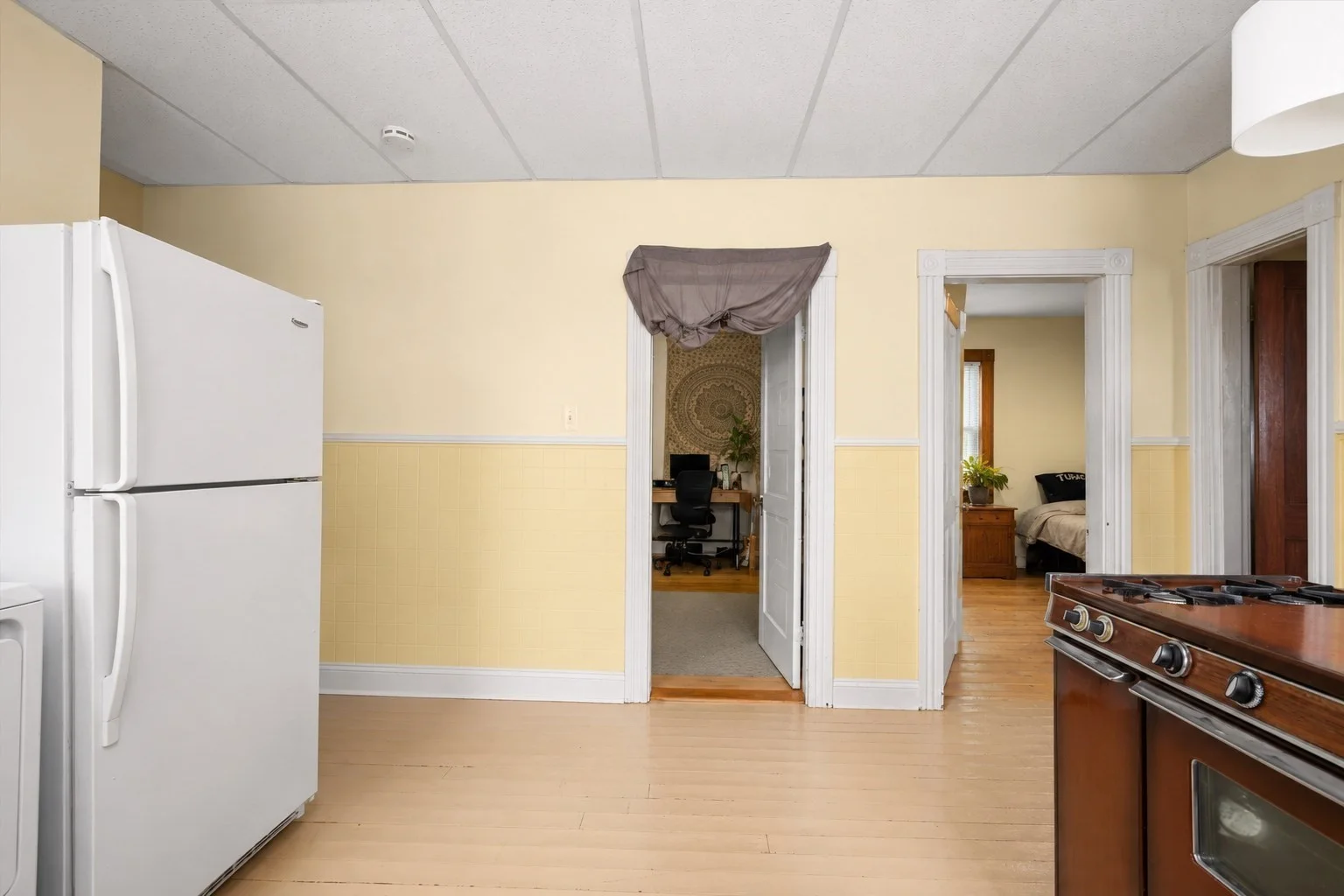 3 bed, 1 bath apartment for rent at 60 Esther St Unit 3, Worcester — photo 5 of 19