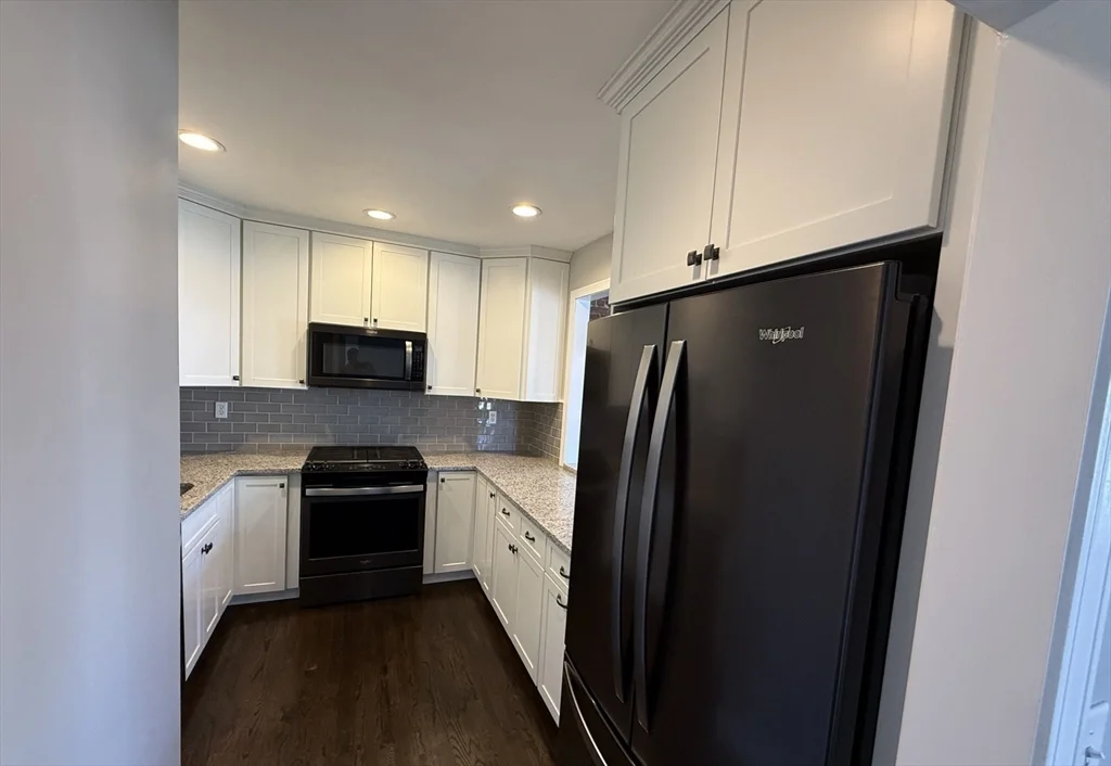 3 bed, 1 bath apartment for rent at 60 Florida St Unit 2, Dorchester — photo 7 of 21