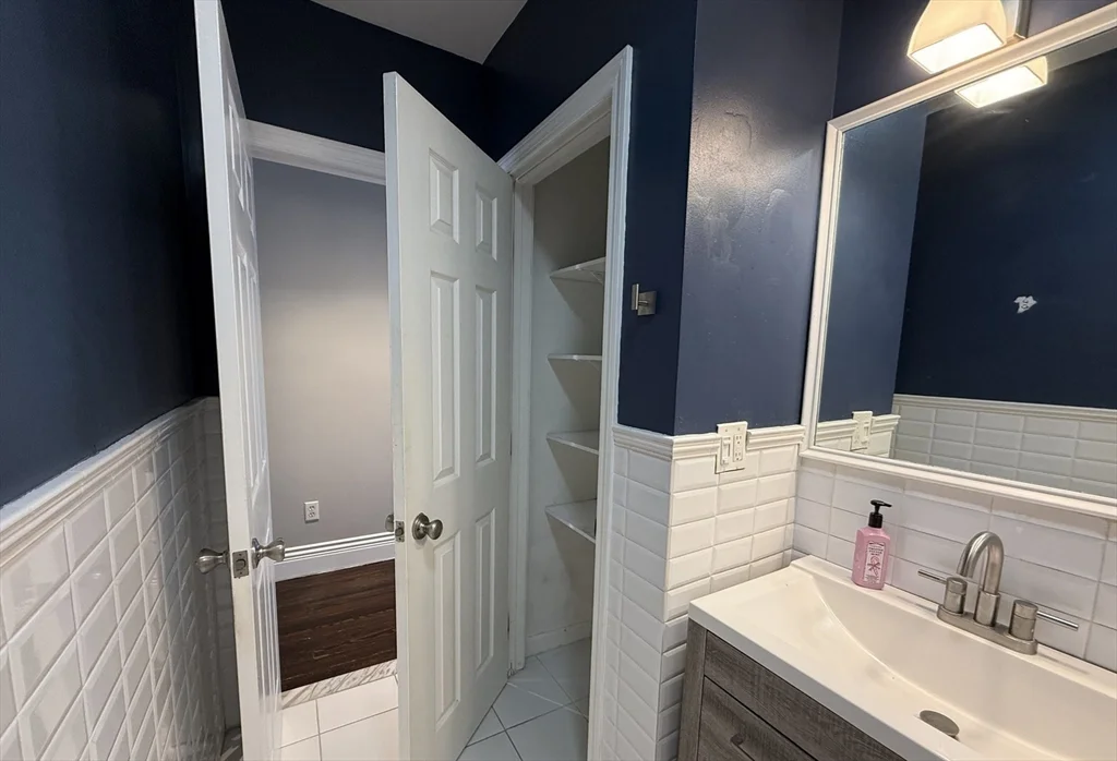 3 bed, 1 bath apartment for rent at 60 Florida St Unit 2, Dorchester — photo 13 of 21