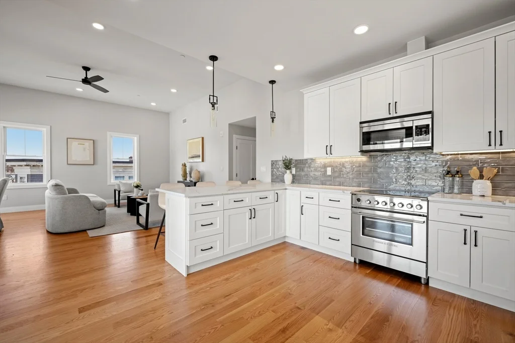 3 bed, 2 bath apartment for rent at 60 Fuller St Unit 5, Dorchester — photo 8 of 32